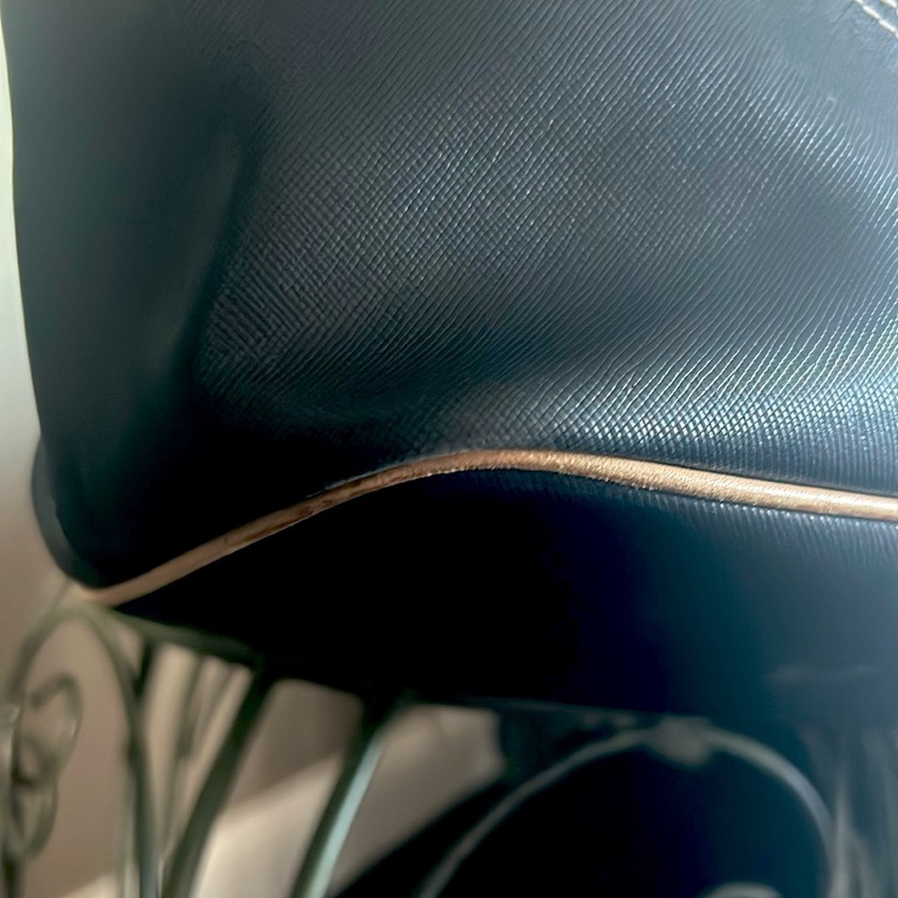 Authentic Coach handbag - Picture 2 of 6